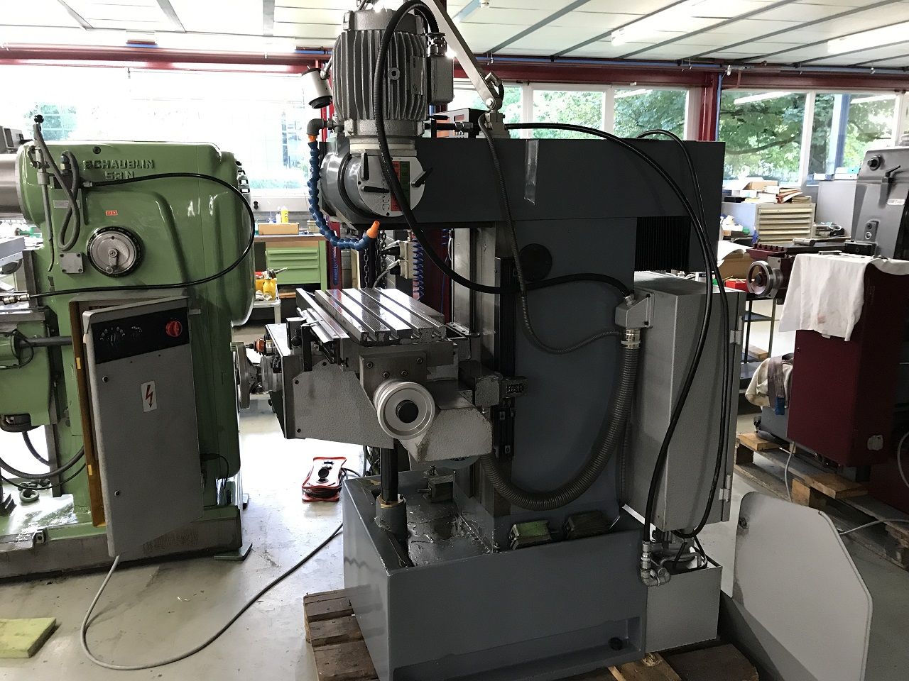 Milling/UNIVERSAL MILLING MACHINE SCHAUBLIN TYPE 22