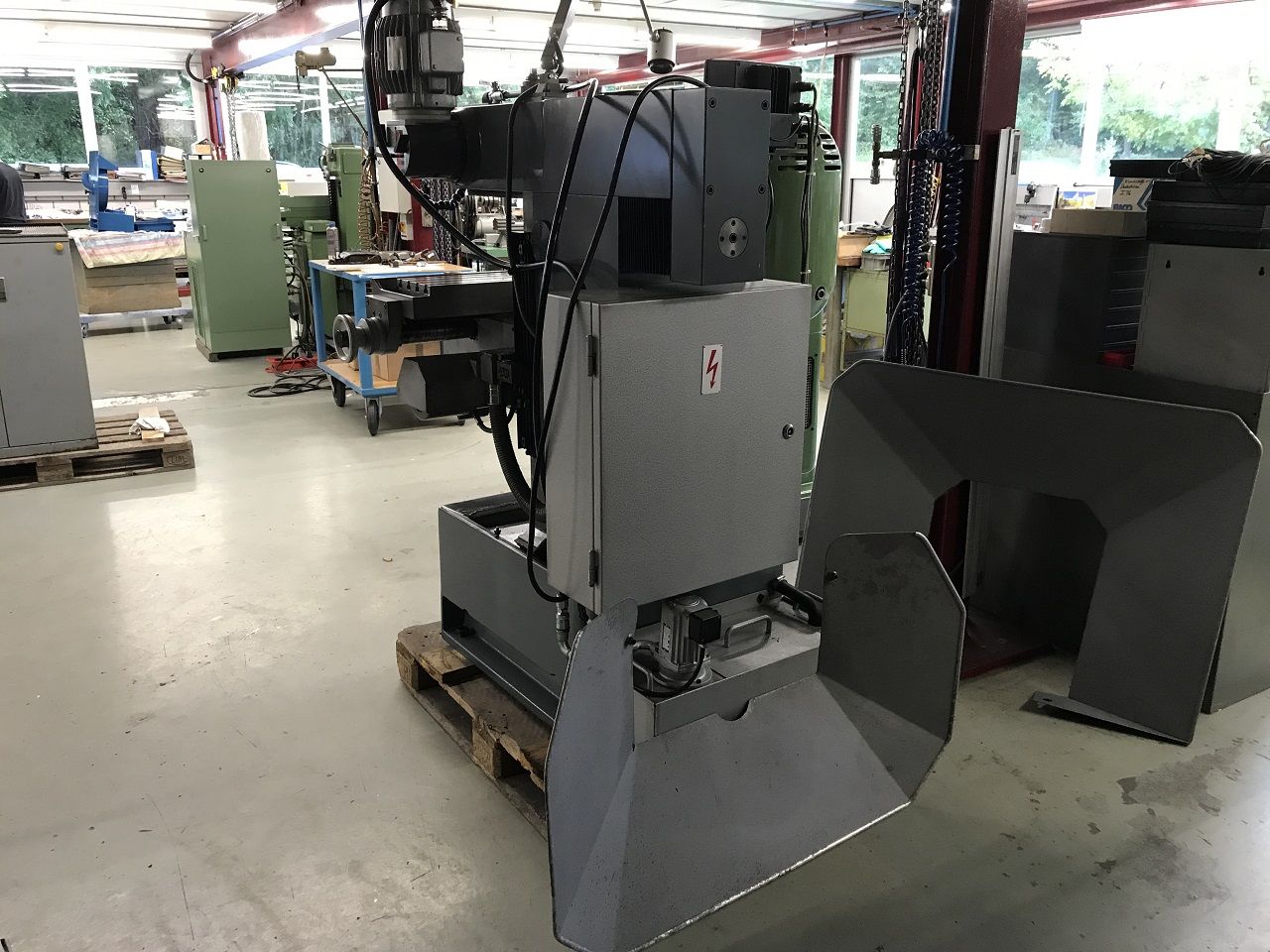 Milling/UNIVERSAL MILLING MACHINE SCHAUBLIN TYPE 22