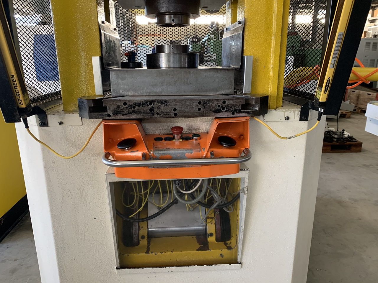 Presses (General)/KNUCKLE JOINT PRESS GRABENER TYPE GK 360