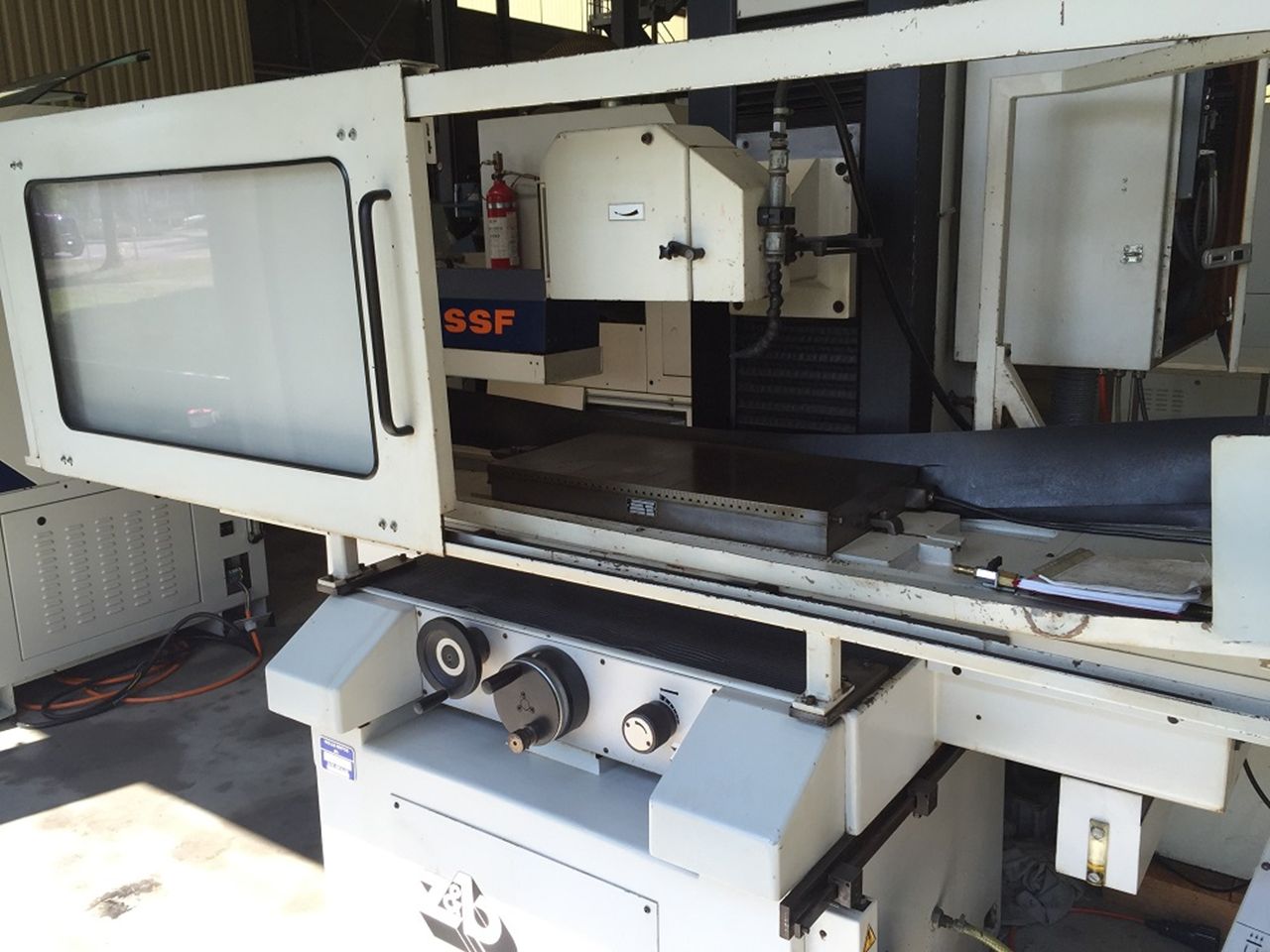 Surface Grinders/SURFACE GRINDING MACHINE Z&B TYPE ZB-84