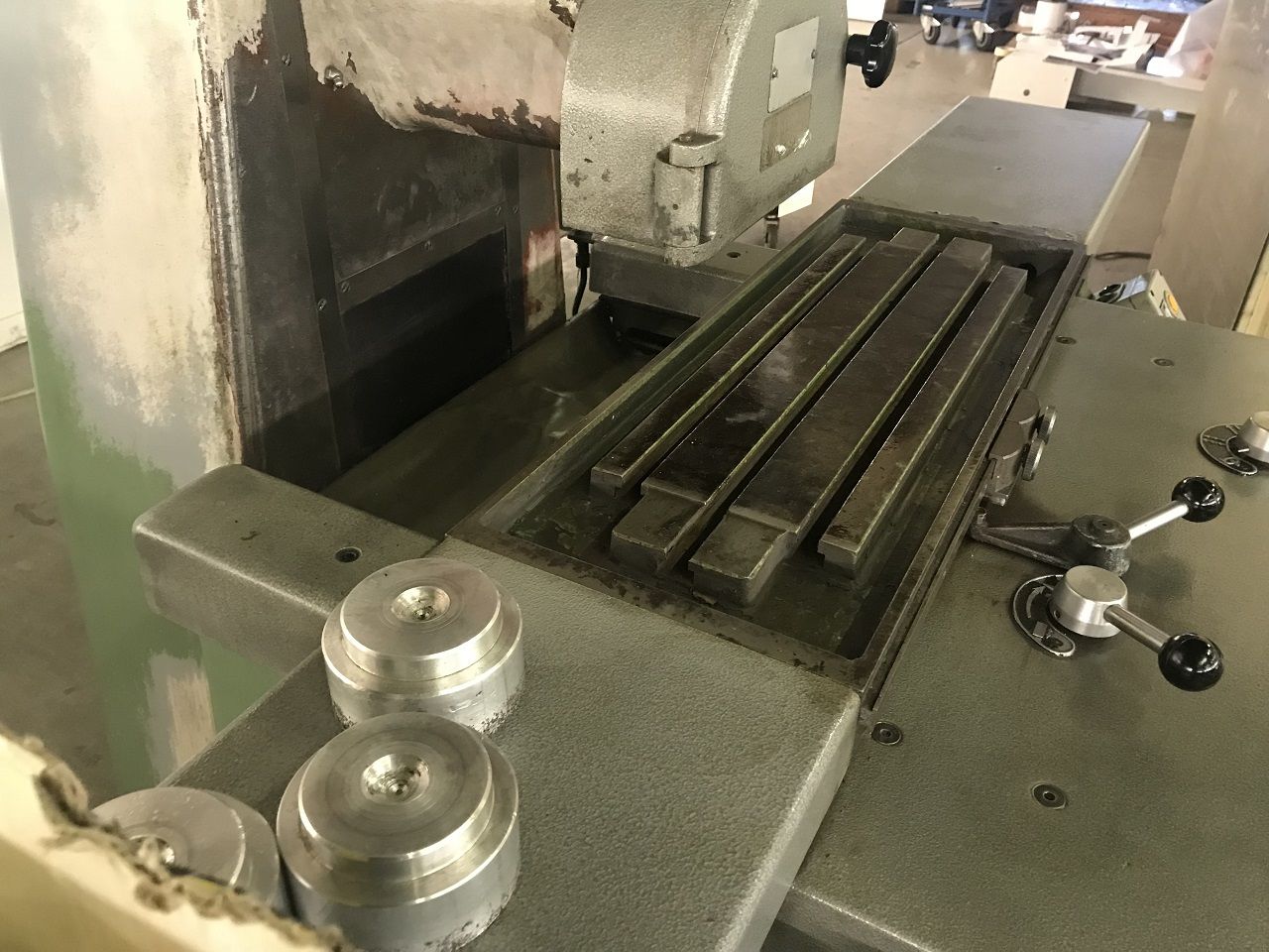 Surface Grinders/SURFACE GRINDING MACHINE JAKOBSEN TYPE SJ12