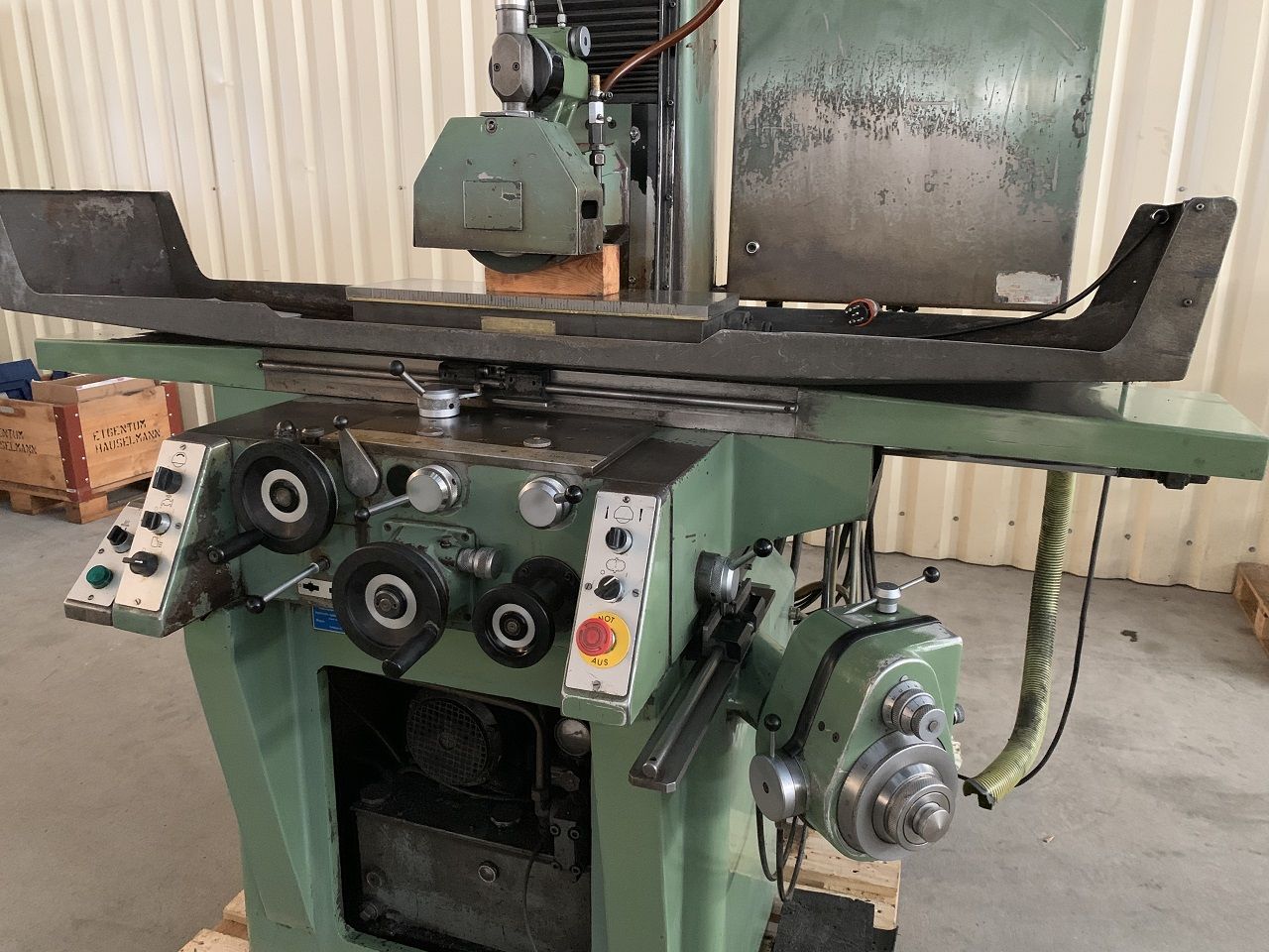Surface Grinders/SURFACE GRINDING MACHINE JAKOBSEN TYPE SJ-824