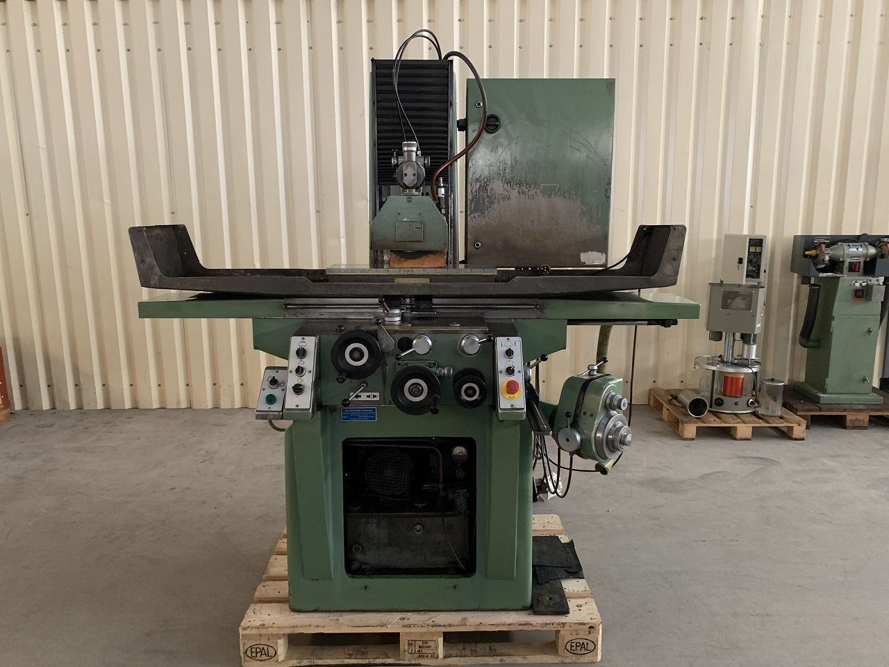 Surface Grinders/SURFACE GRINDING MACHINE JAKOBSEN TYPE SJ-824