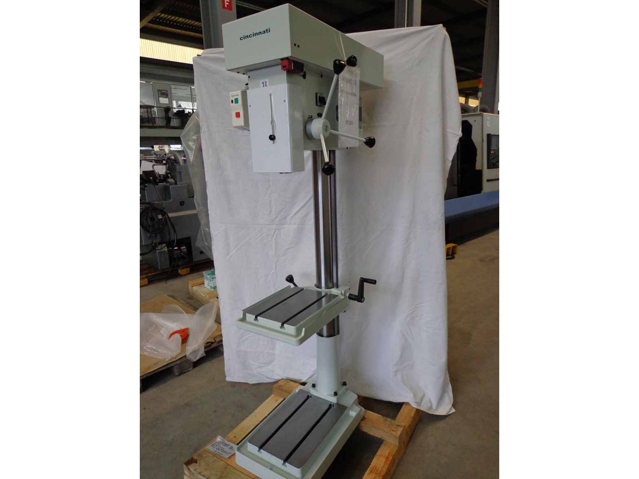 Column-Type Drills/COLUMN DRILLING MACHINE CINCINNATI TYPE PC-400 TR
