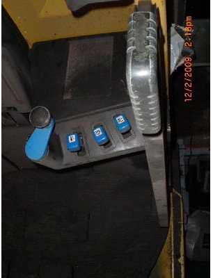 Miscellaneous/  25000 LB ALLIS CHALMERS 210" LIFT 6 FOOT FORKS 
