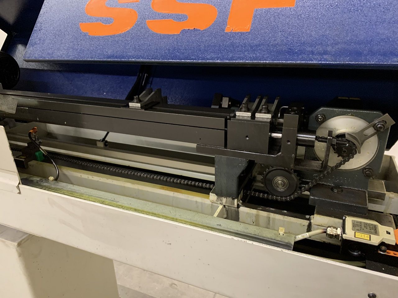 Lathes (CNC and Manual)/BAR FEEDER TORNOS TYPE ROBOBAR SSF-226