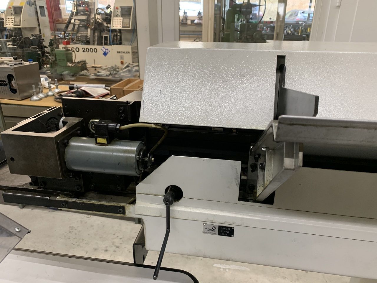 Lathes (CNC and Manual)/BAR FEEDER TORNOS TYPE ROBOBAR SSF-226