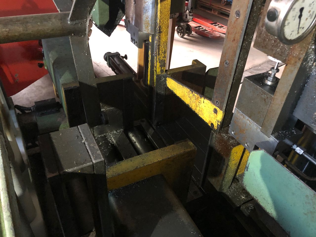 Horizontal Bandsaws/BAND SAWING MACHINE RES TYPE 320 EUROPE