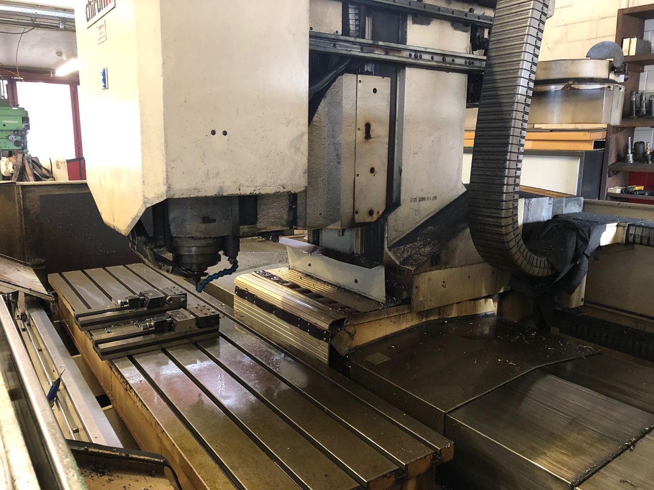 Vertical Machining Centres/VERTICAL MACHINING CENTRE CHIRON TYPE FZ-26-L NC