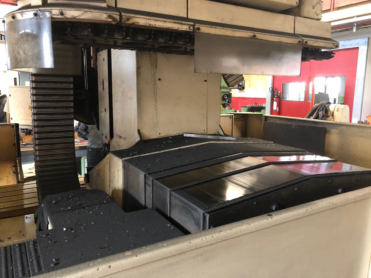 Vertical Machining Centres/VERTICAL MACHINING CENTRE CHIRON TYPE FZ-26-L NC