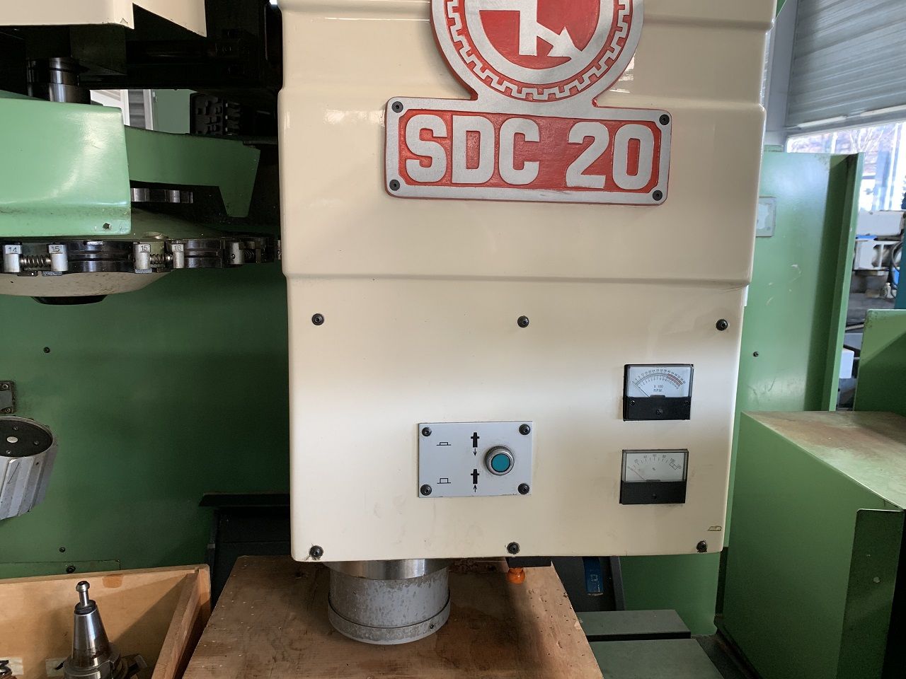 Vertical Machining Centres/VERTICAL MACHINING CENTER SHARNOA TYPE SDC 20