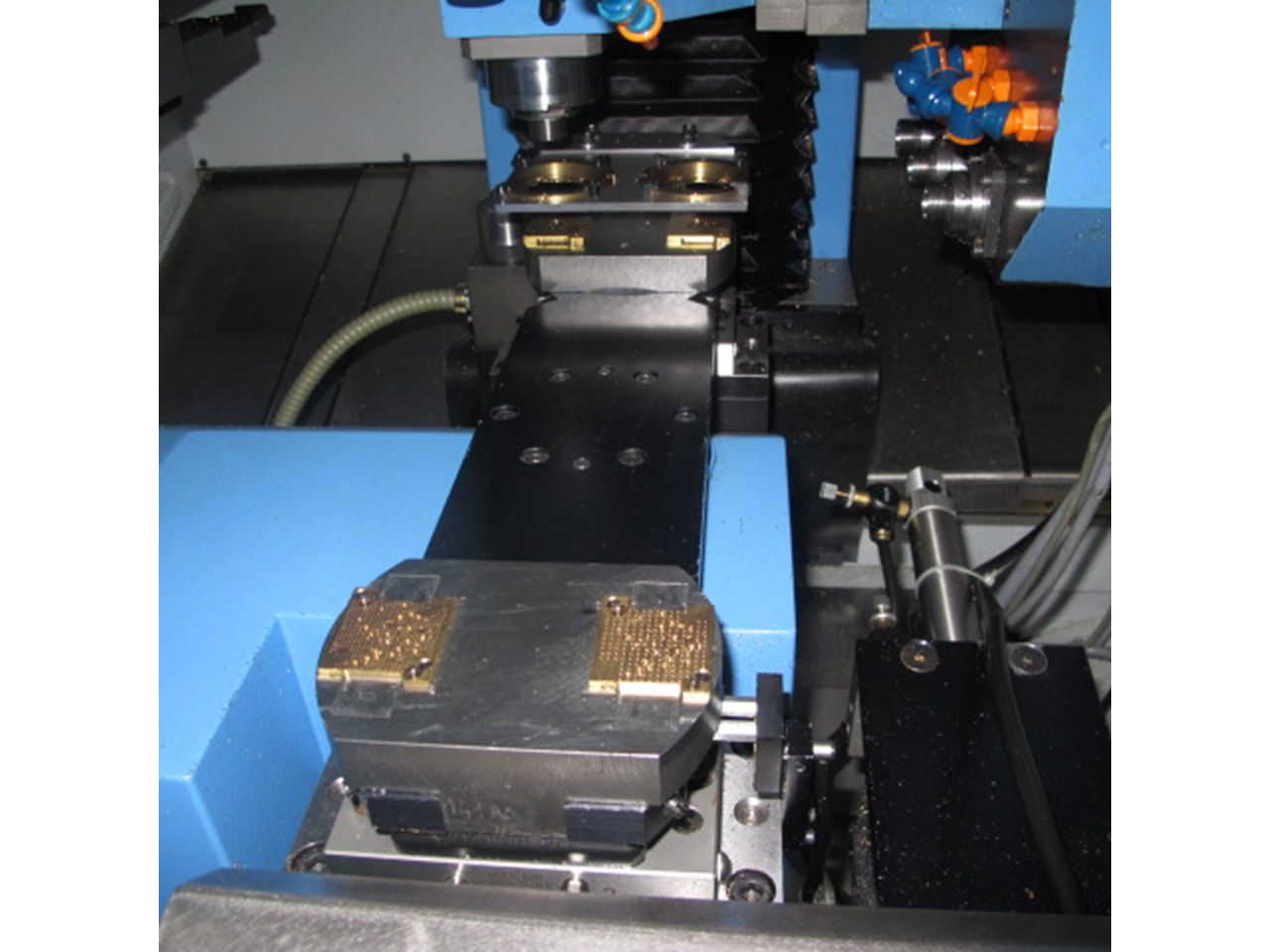 Five-axis Machining Centres/MACHINING CENTRE ALMAC TYPE CU-1005