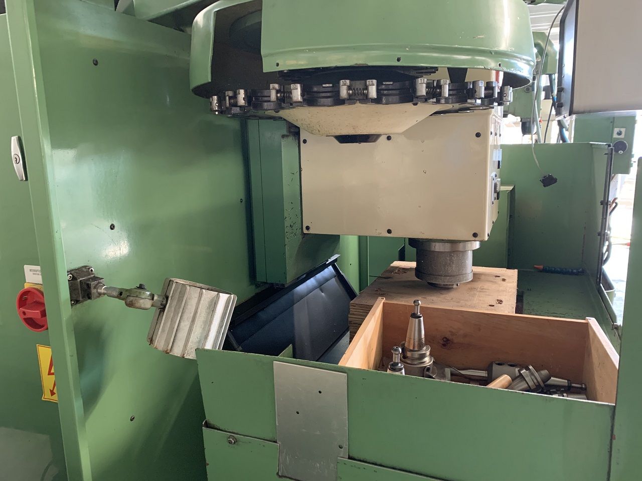 Vertical Machining Centres/VERTICAL MACHINING CENTER SHARNOA TYPE SDC 20