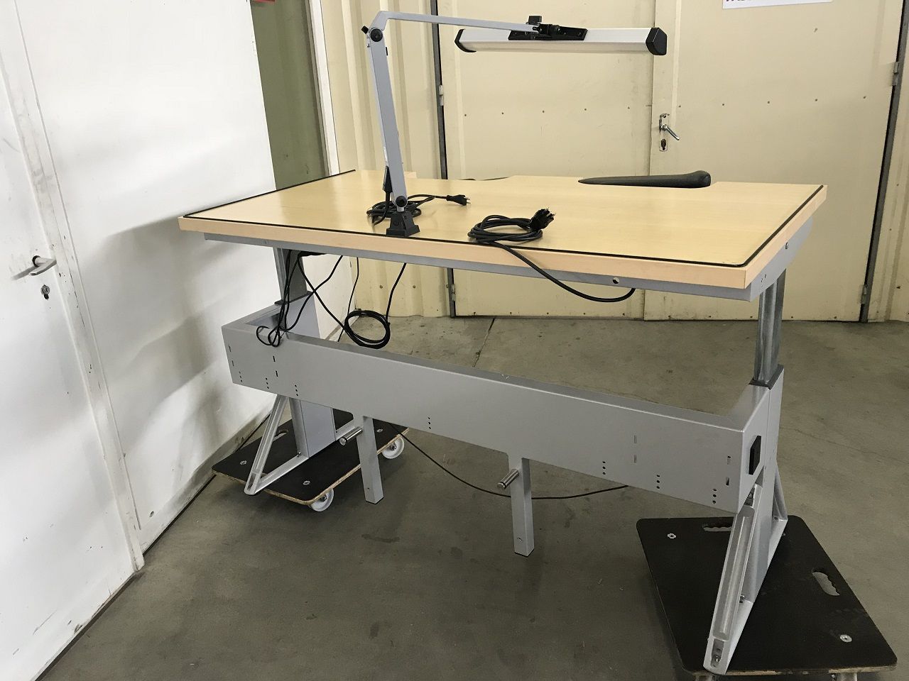 Miscellaneous/WORKTABLE 1600x800