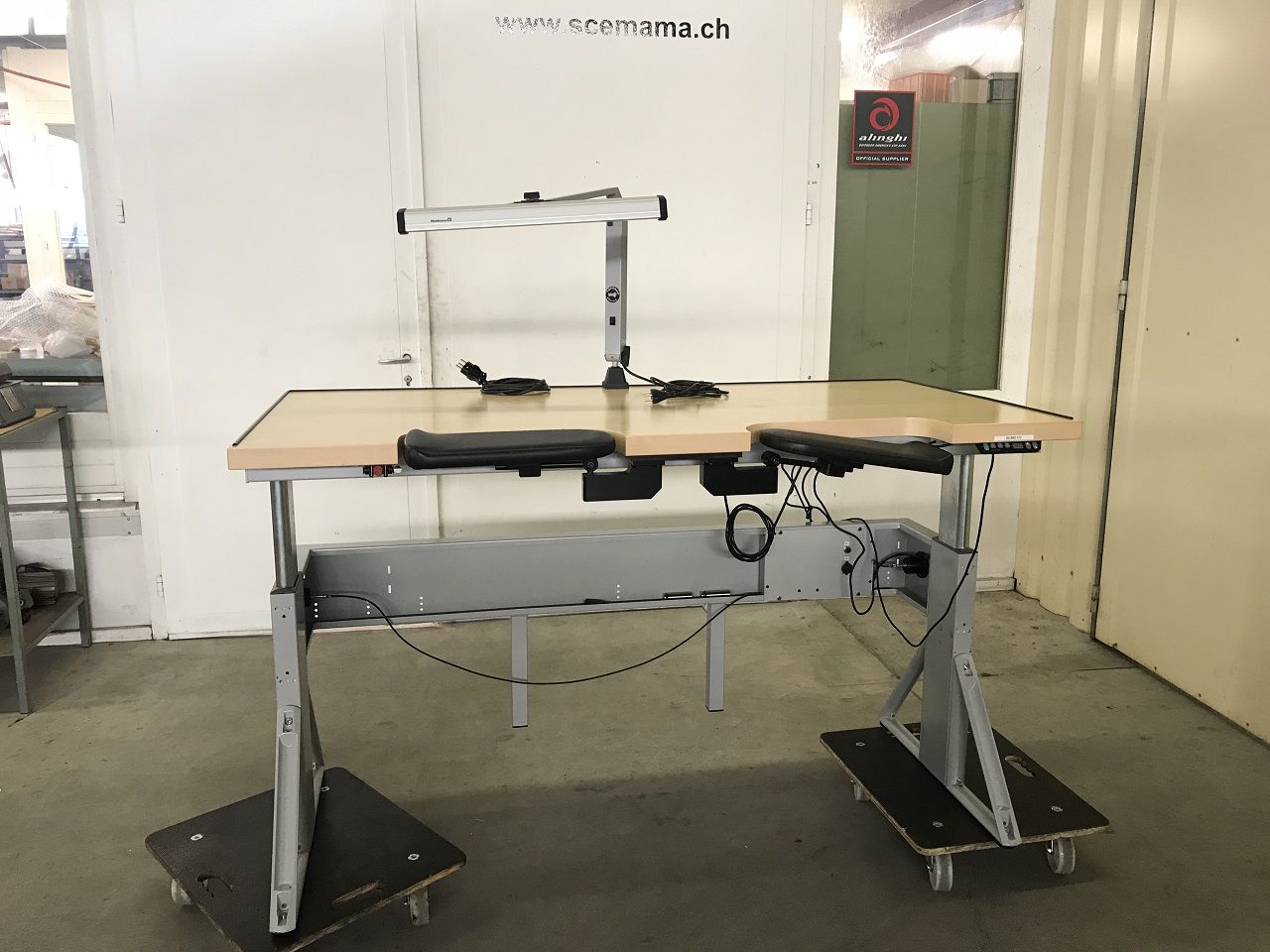 Miscellaneous/WORKTABLE 1600x800