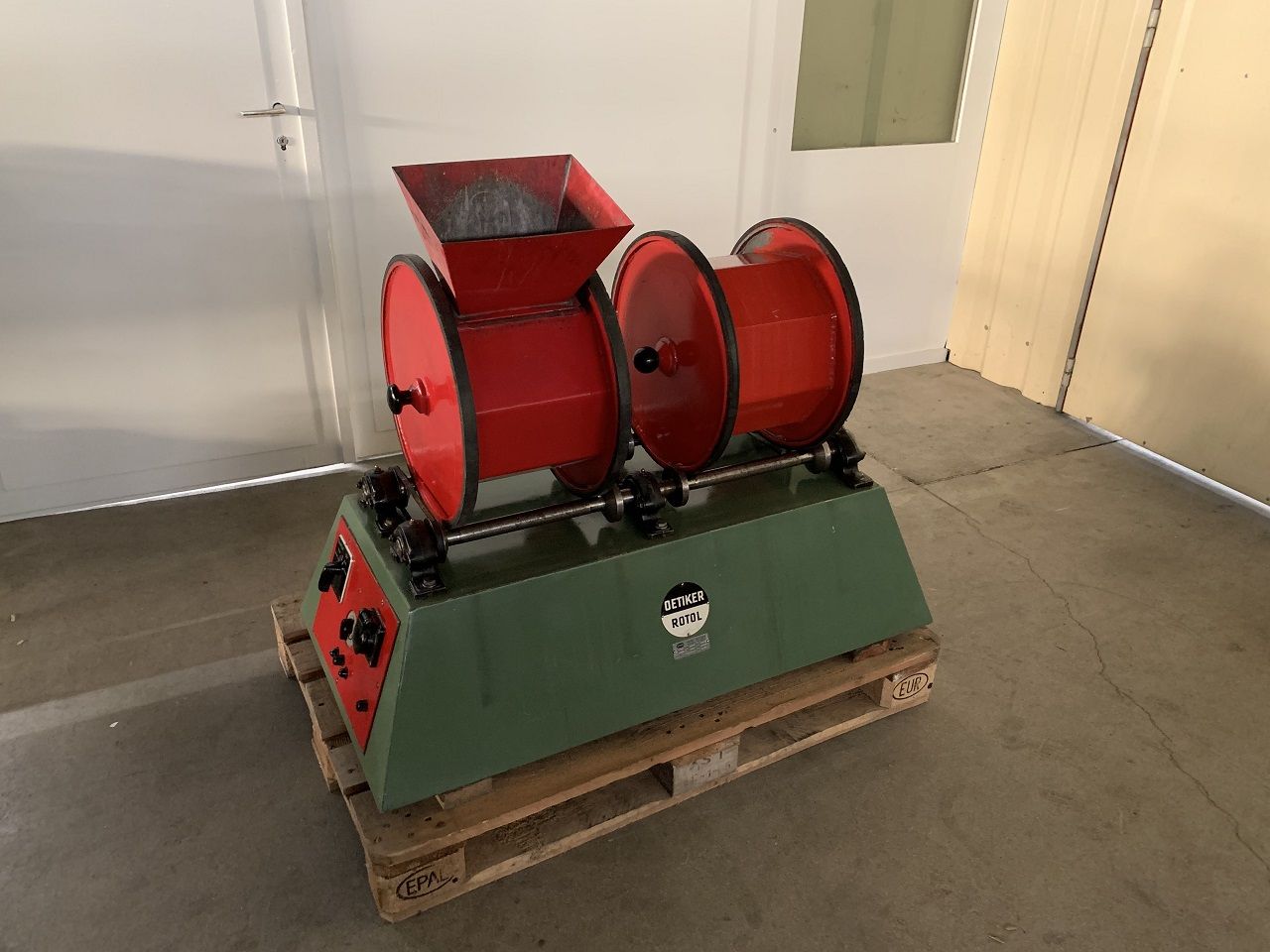 Polishing/EBARBING MACHINE OETIKER ROTOL TYPE RF-20