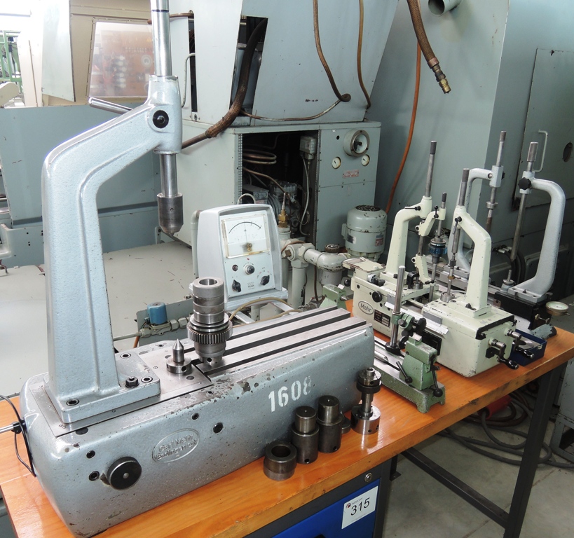 Gear Testing/MAHR 894 C