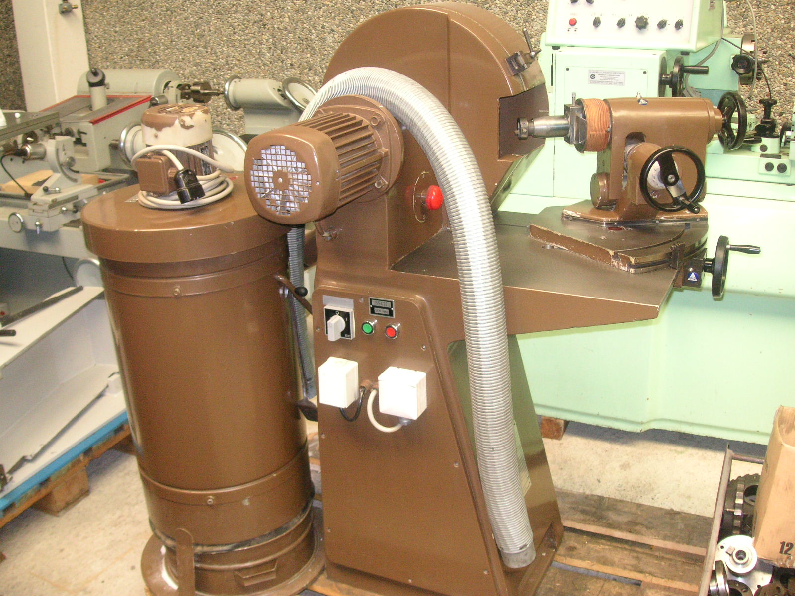 Gear Grinding and Hobbing/WMW-NILES ZKX 400