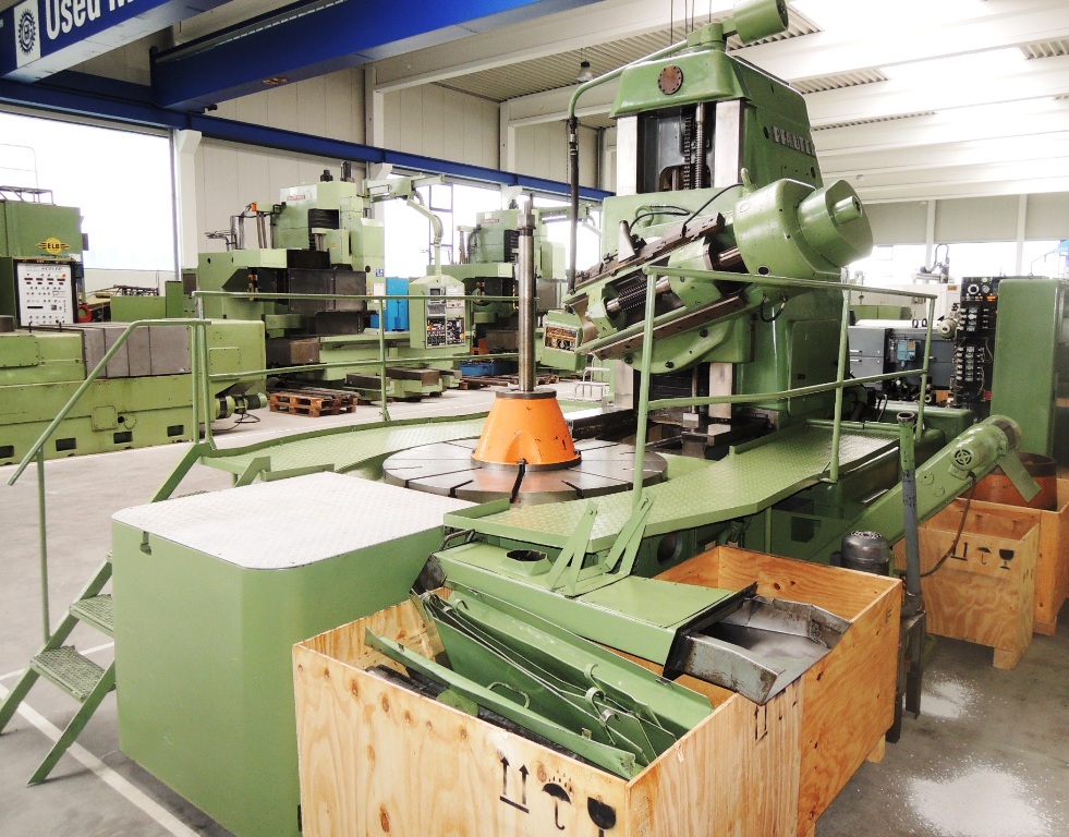 Gear Hobbers/PFAUTER P 1800