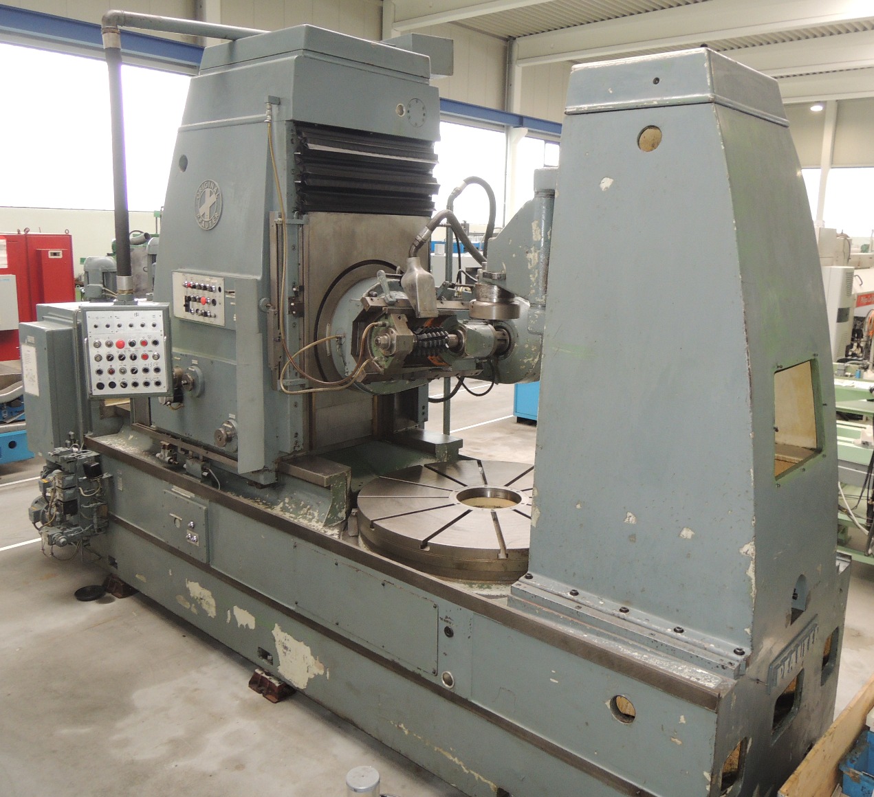 Gear Hobbers/PFAUTER P 1501