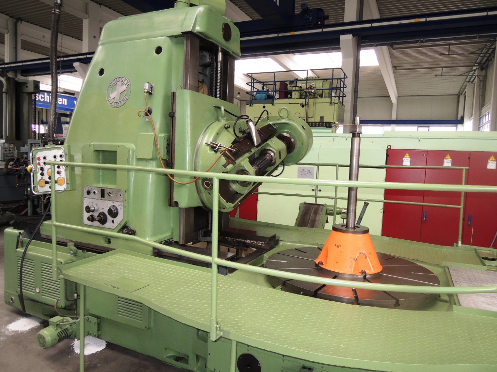 Gear Hobbers/PFAUTER P 1800