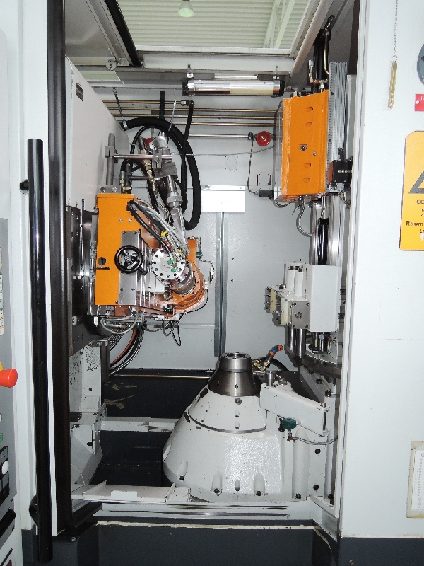 Gear Grinding and Hobbing/LIEBHERR LCS 282
