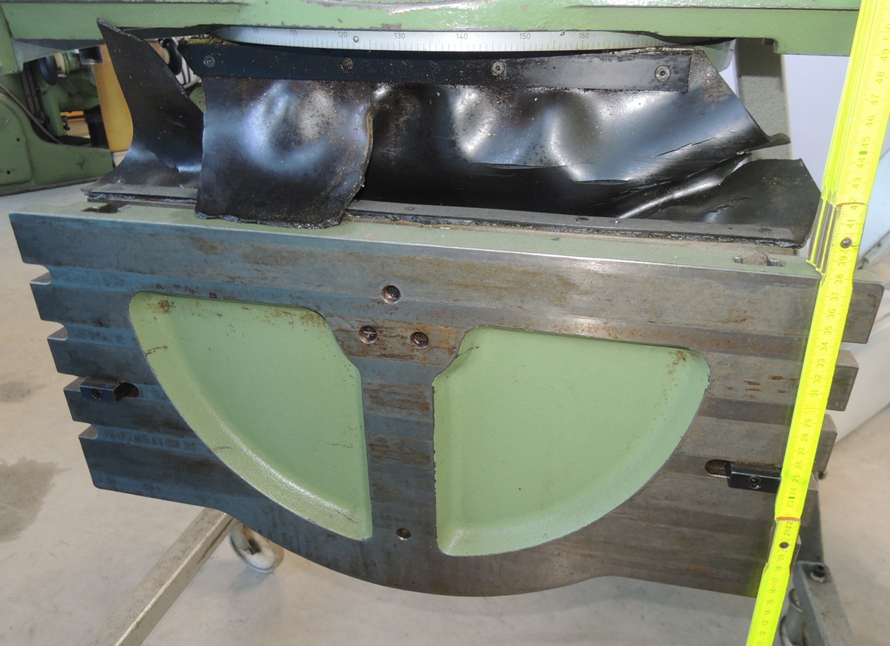 Universal Milling/MIKRON(CH) Uni-Tisch 04.21