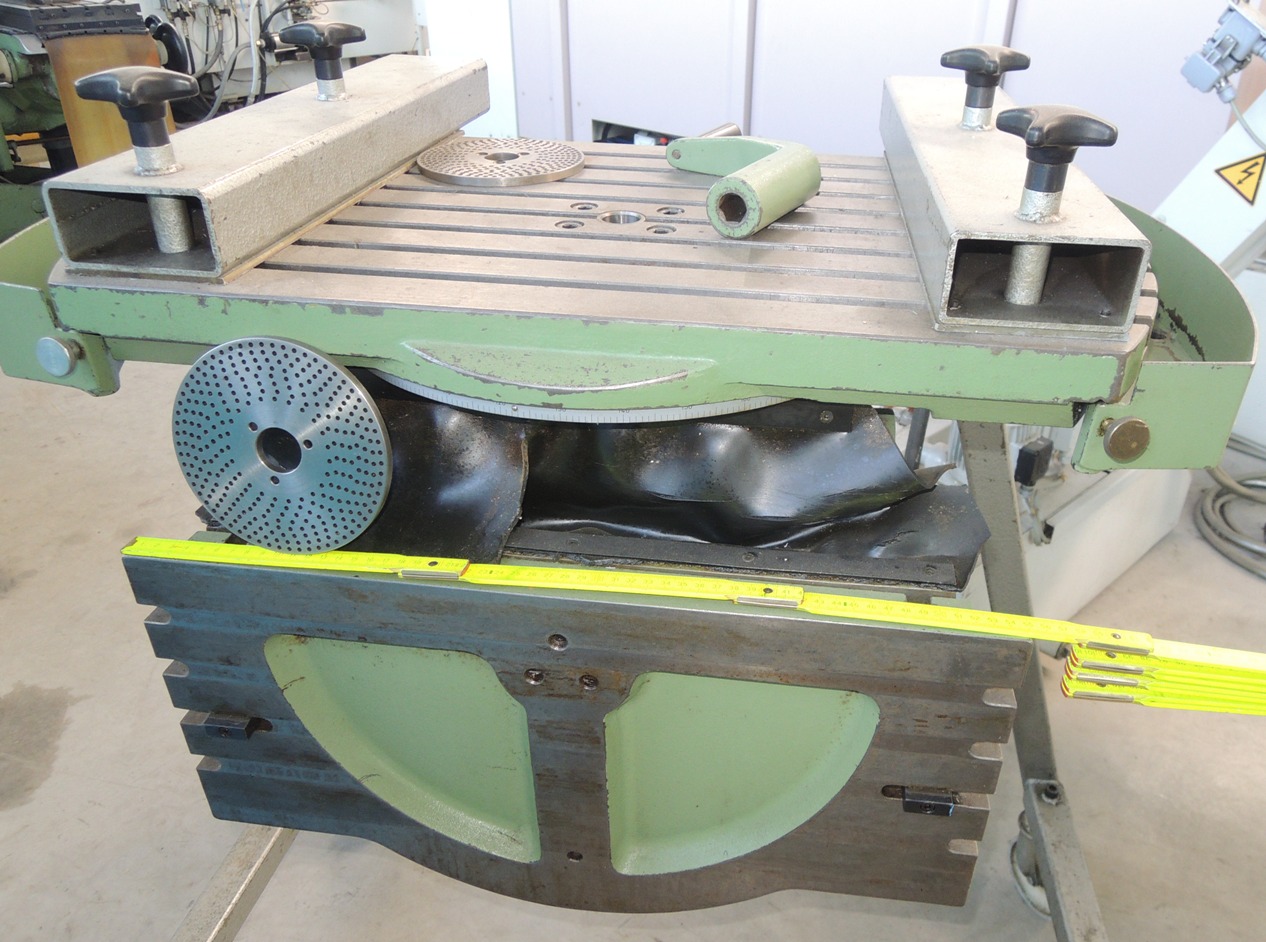 Universal Milling/MIKRON(CH) Uni-Tisch 04.21