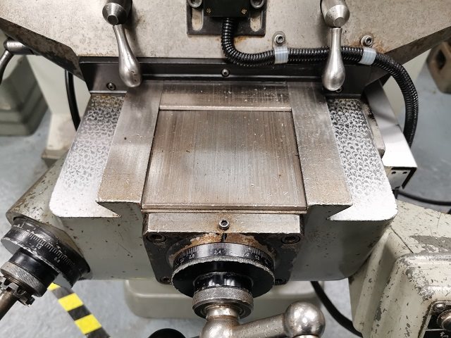 Lathes (CNC and Manual)/Bridgeport BR2J2