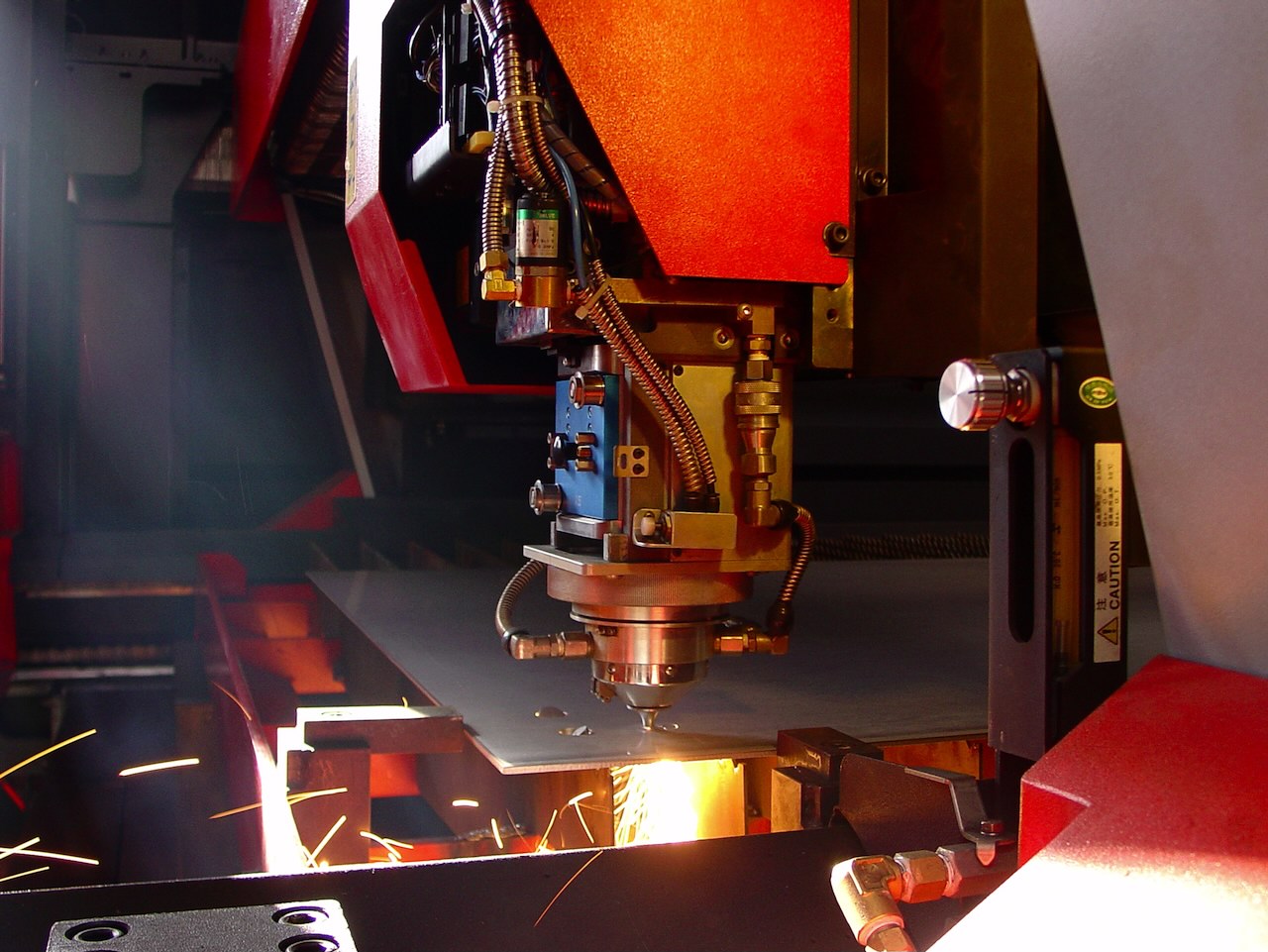 Laser Cutting/Amada - FO 3015 NT