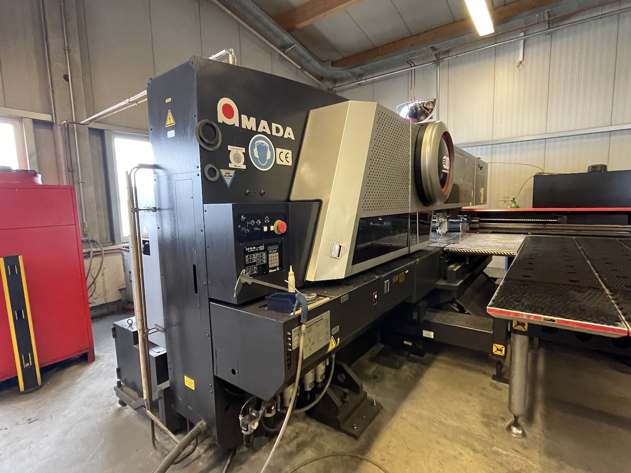 Laser Punching/Amada - EML 3610