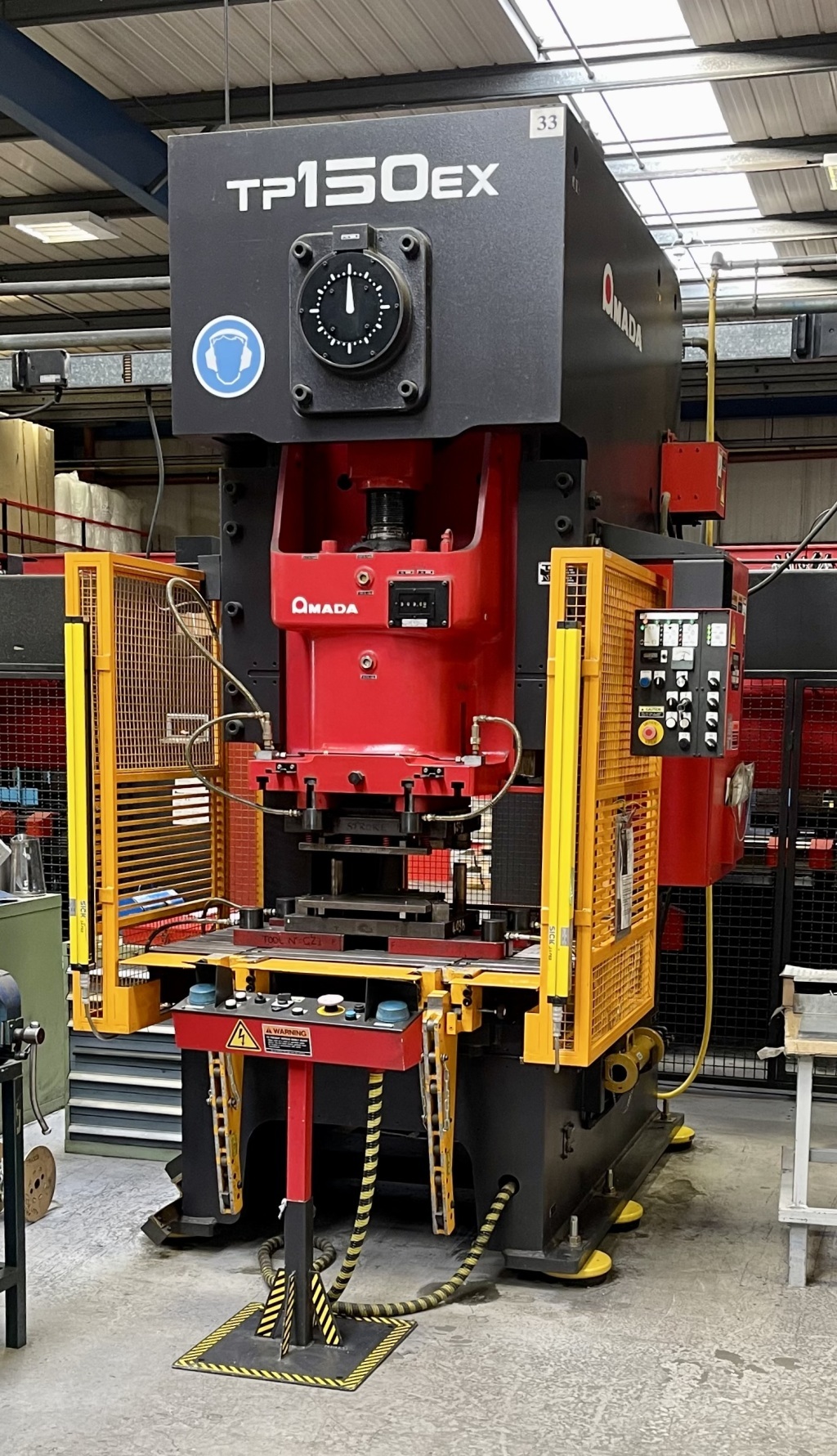 Hydraulic Presses/AMADA model TP150EX