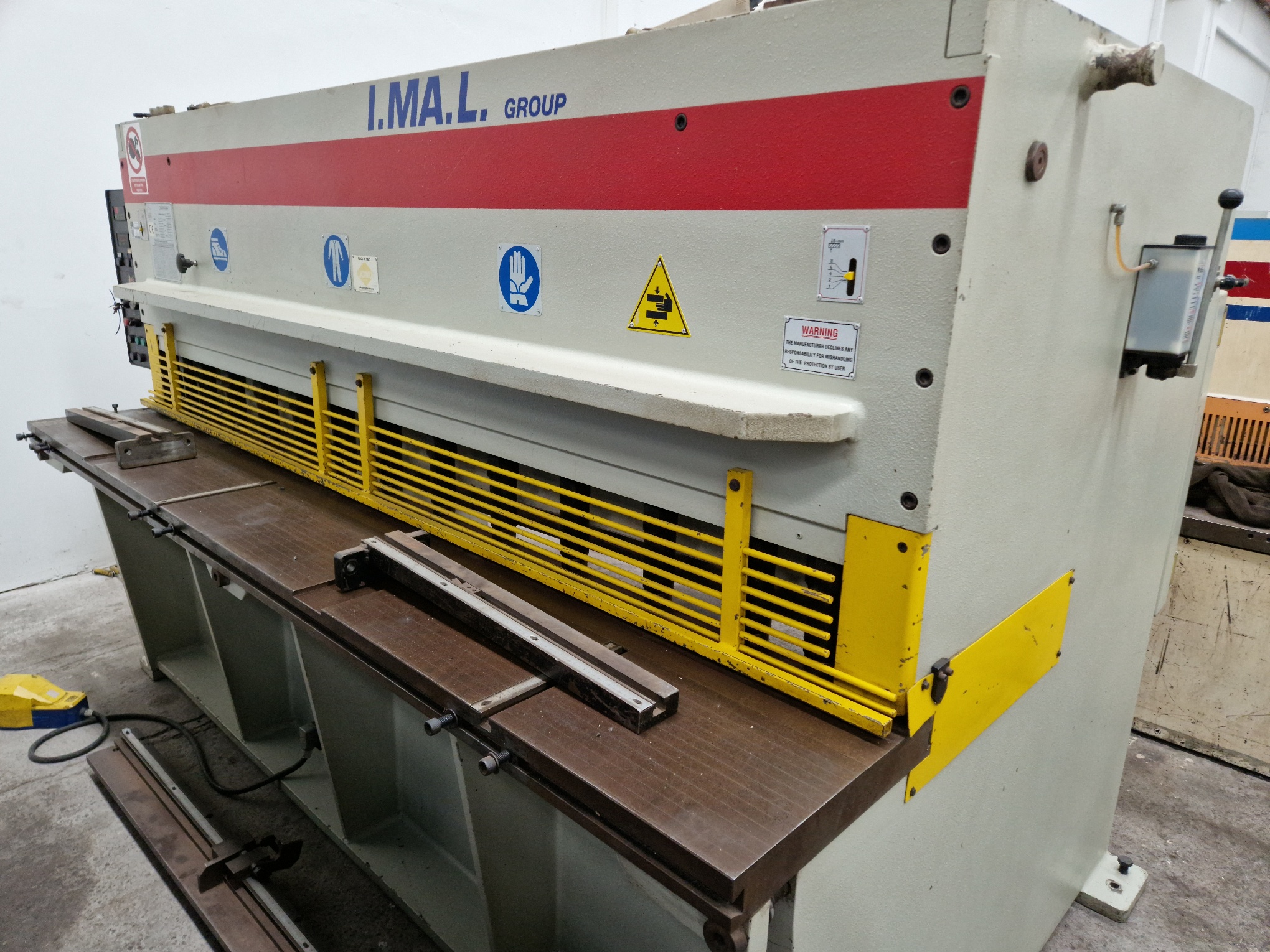 Guillotines/IMAL Model CCO Hydraulic Guillotine Shear
