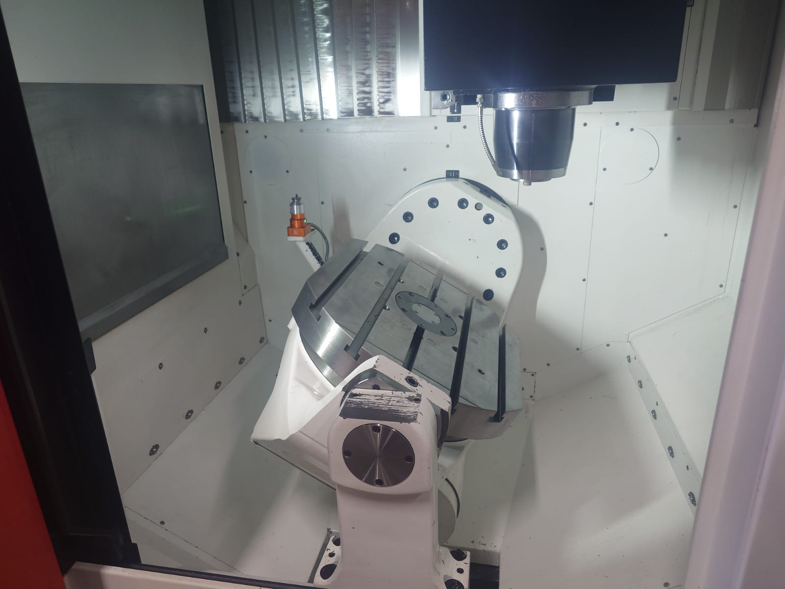 Vertical Machining Centres/Used Mazak Variaxis C600 (4678)