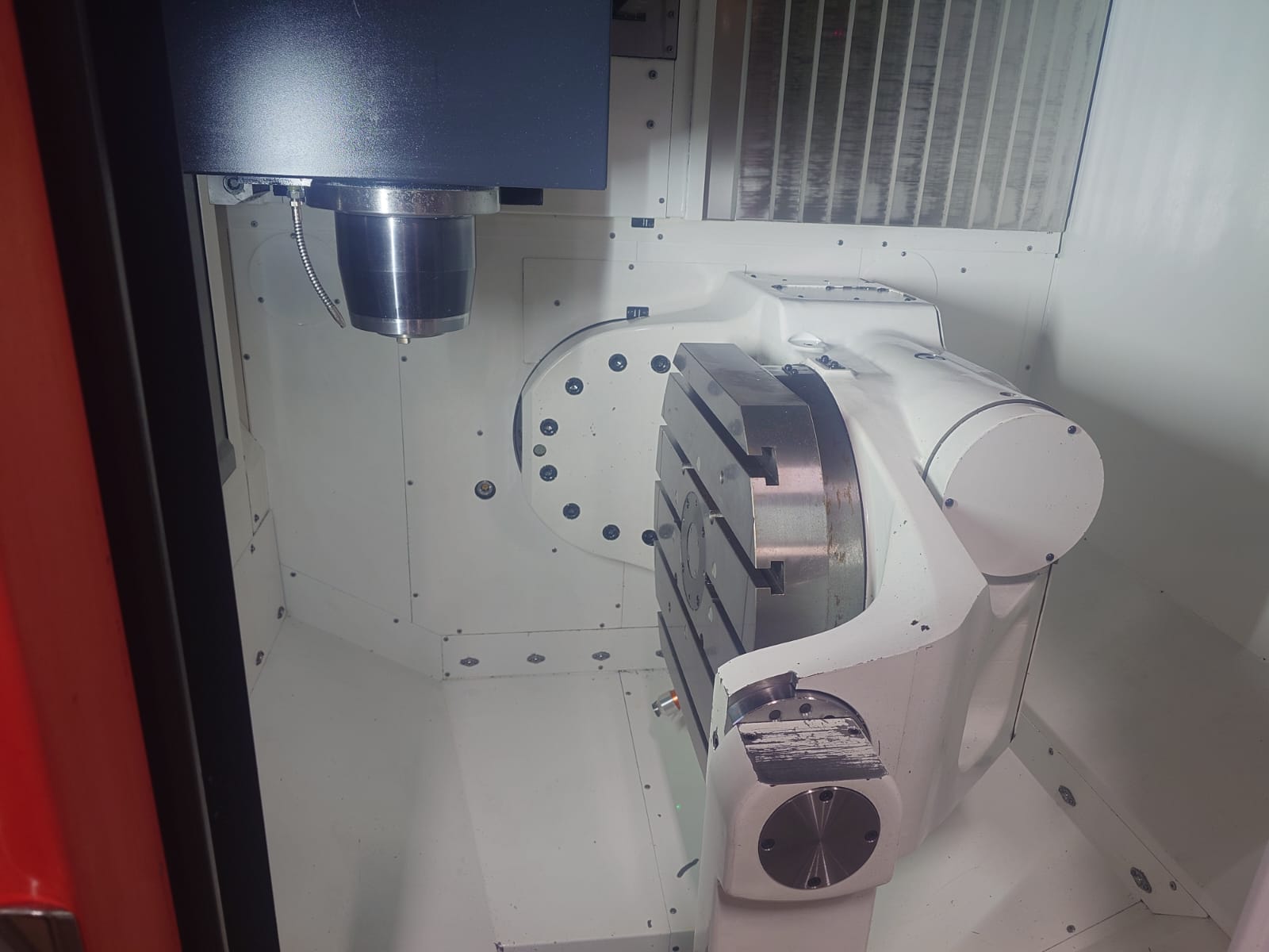 Vertical Machining Centres/Used Mazak Variaxis C600 (4678)