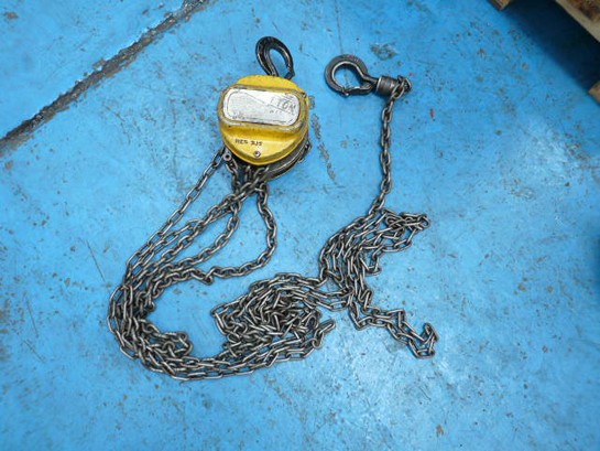 Miscellaneous/Yale 1 ton Lifting Hoist