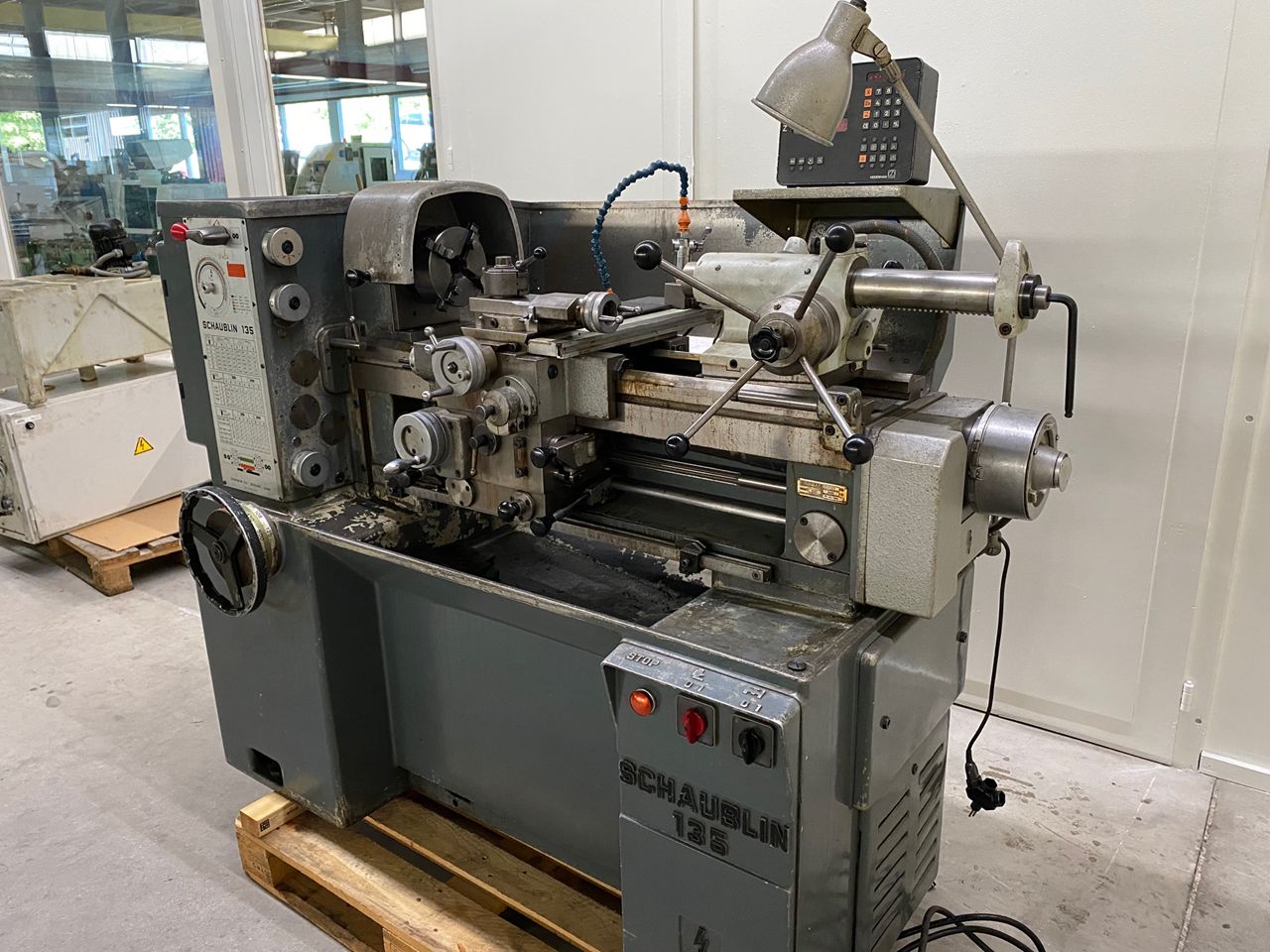 Lathes (CNC and Manual)/LEADSCREW LATHE SCHAUBLIN TYPE 135