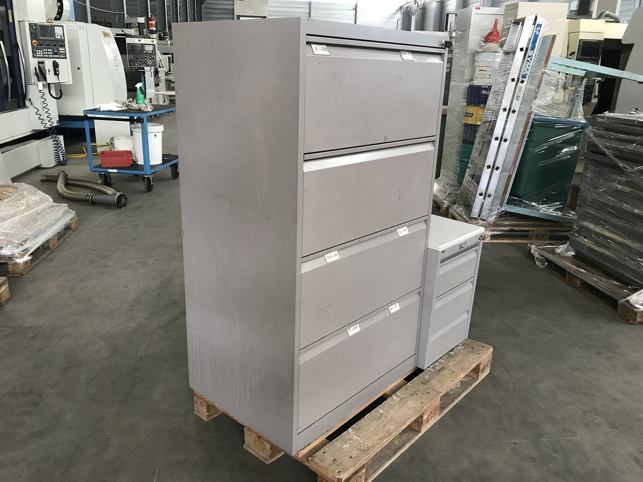 Spares & Accessories/METAL TOOL CUPBOARD WITH 4 DRAWERS