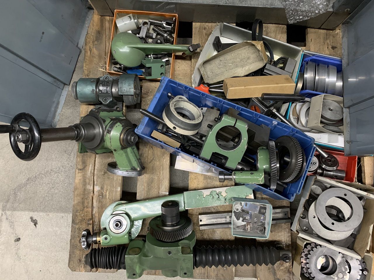 Grinding/UNIVERSAL GRINDING MACHINE VILAR-LASSEUR TYPE VL 102N
