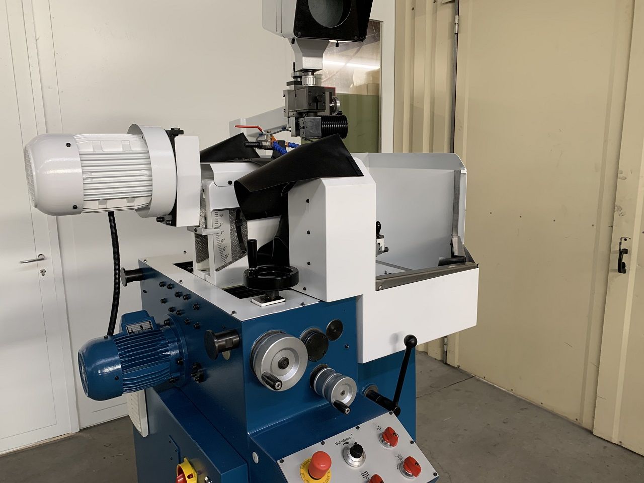 Grinding/TOOL GRINDER EWAG RS-07