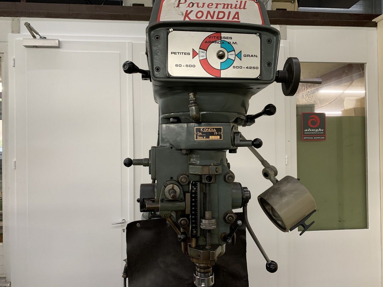 Milling/UNIVERSAL MILLING MACHINE KONDIA TYPE FV-1