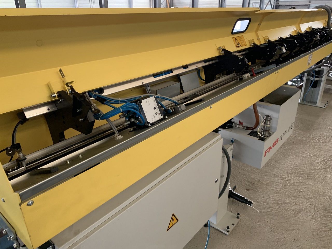 Lathes (CNC and Manual)/BAR LOADER FMB TYPE MINIMAG 20