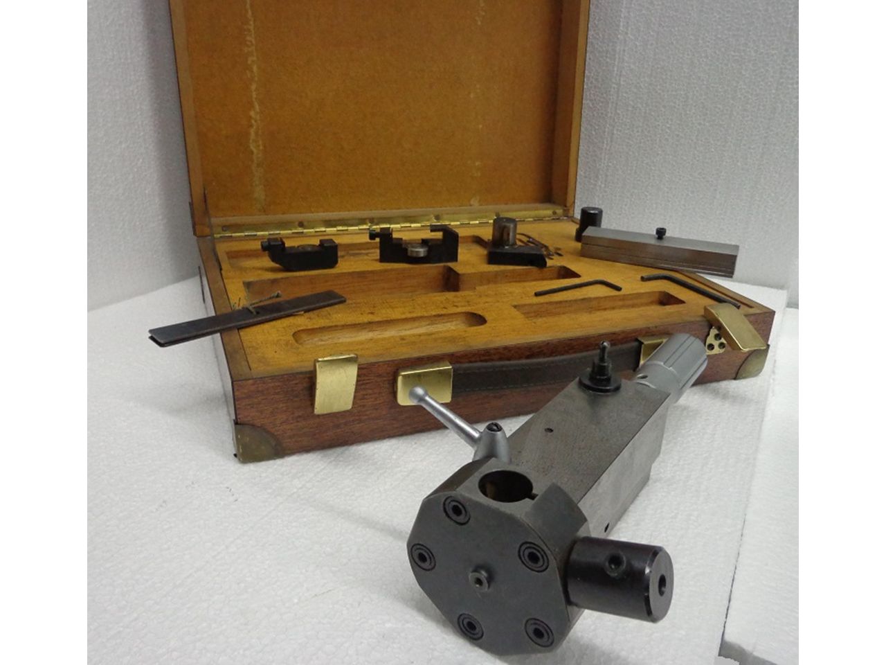 Spares & Accessories/REVOLVER TURRET LIP TYPE REV20