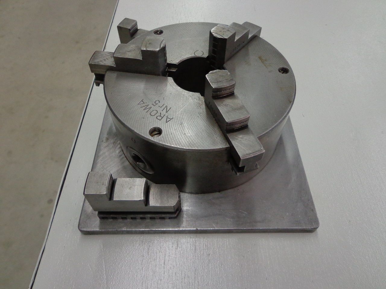 Spares & Accessories/3-BIT CHUCK TYPE 165 MM