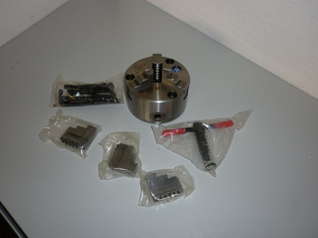 Spares & Accessories/3-JAW CHUCKS VERTEX TYPE 100 ON ADAPTER W-20