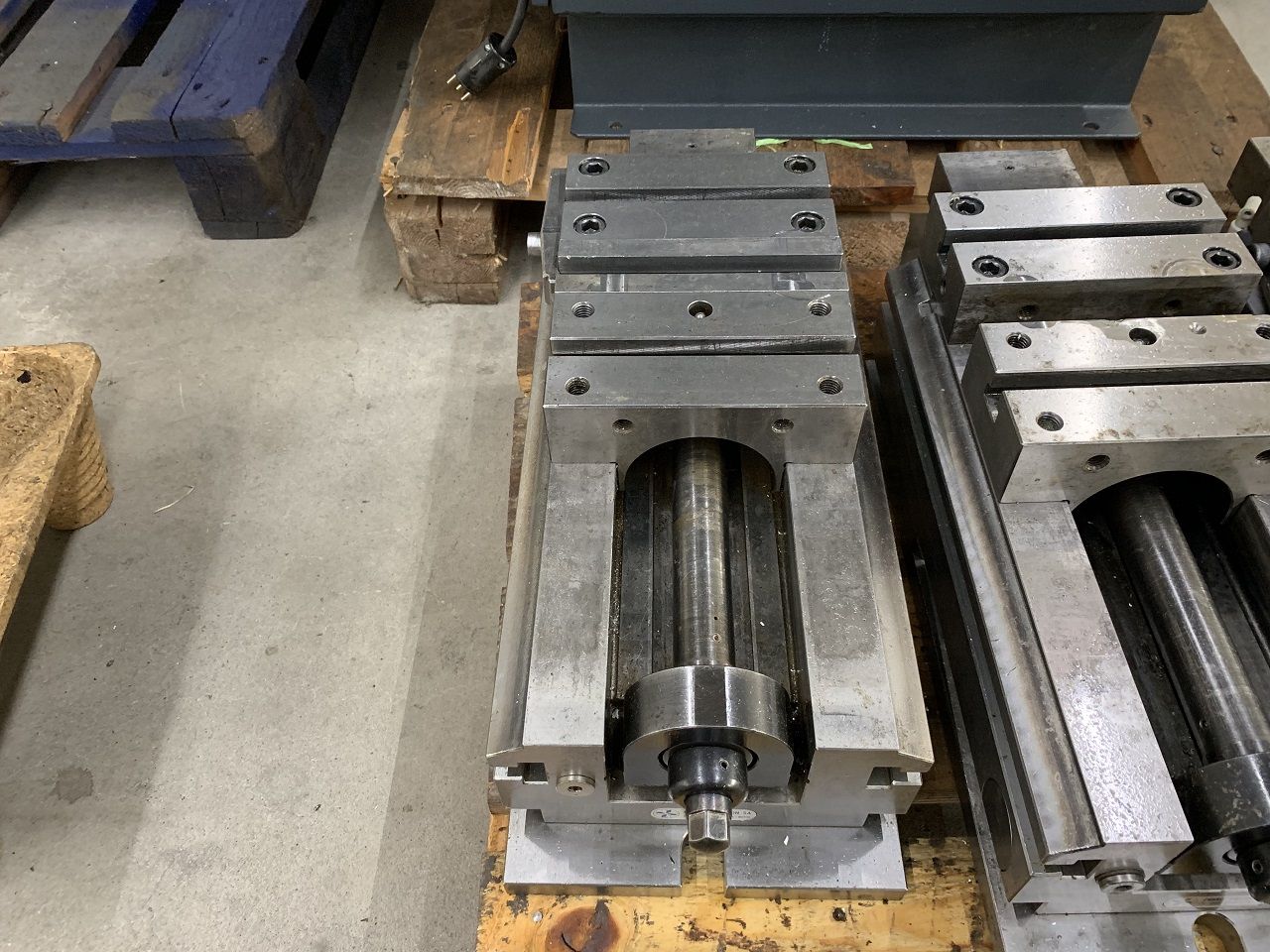 Spares & Accessories/POWER VICE GRESSEL TYPE GREFORS 125