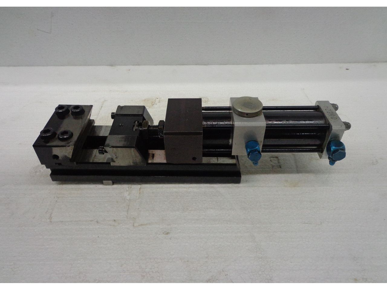 Spares & Accessories/PNEUMATIC VICE 90 MM