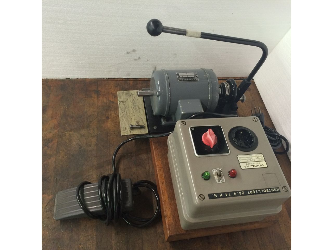 Spares & Accessories/MOTOR 2 SPEED 1400/2800 RPM - COLLET B8