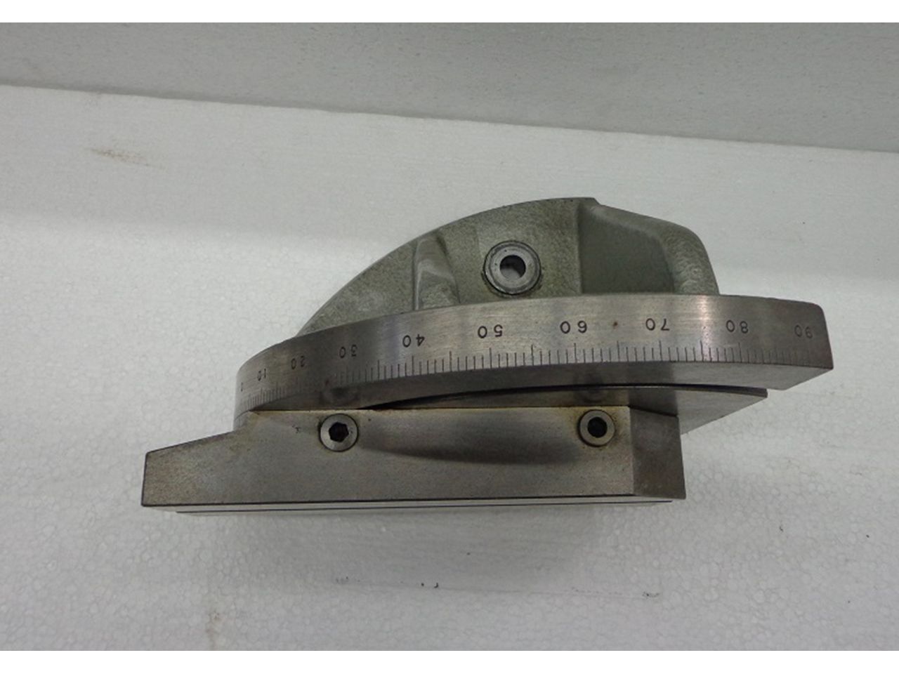 Spares & Accessories/SIMPLE TILTING CORNER IRON ACIERA TYPE F3