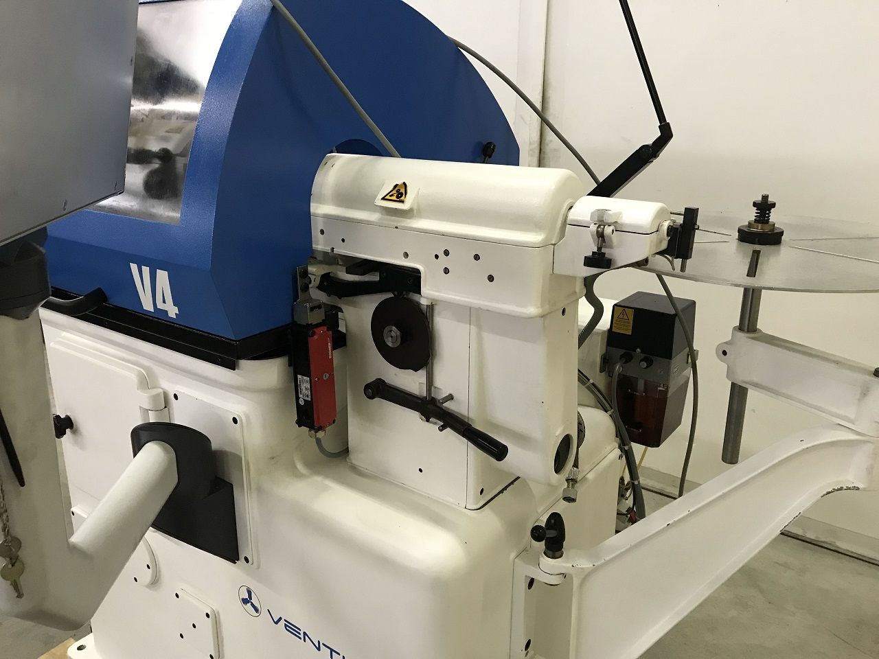 Lathes (CNC and Manual)/AUTOMATIC TURNING LATHE ESCO-VENTURA TYPE D4-FLEXCAM V4